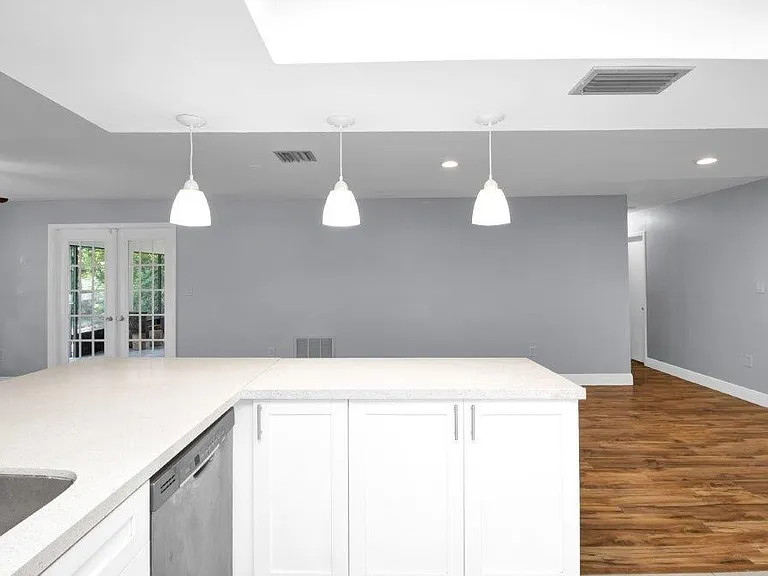 13540 Sedgwick Ave — Photo 12