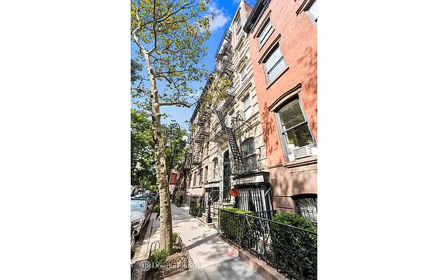 Sold by Douglas Elliman | media 6