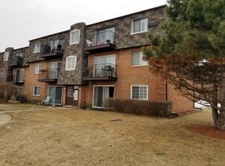 9387 Bay Colony Dr APT 1W, Des Plaines, IL 60016