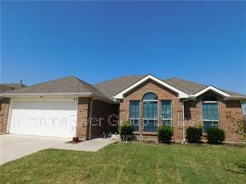 1st image of 2128 Oakridge Dr