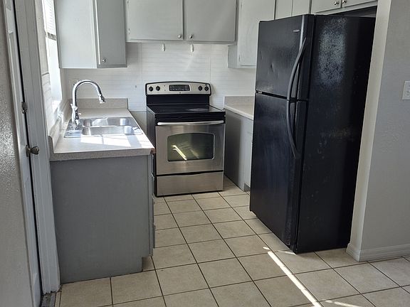 3rd image of 605 Shiloh St