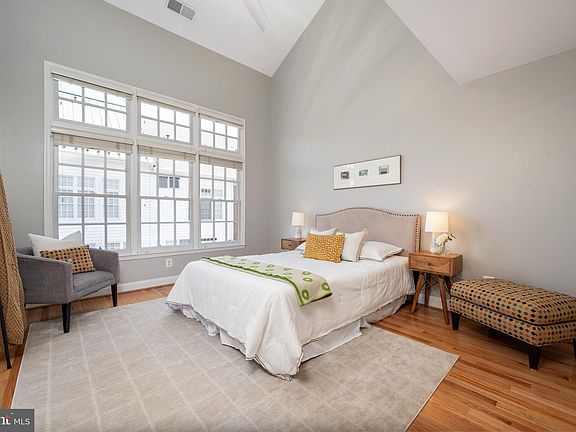 4th image of 1208 Roundhouse Ln