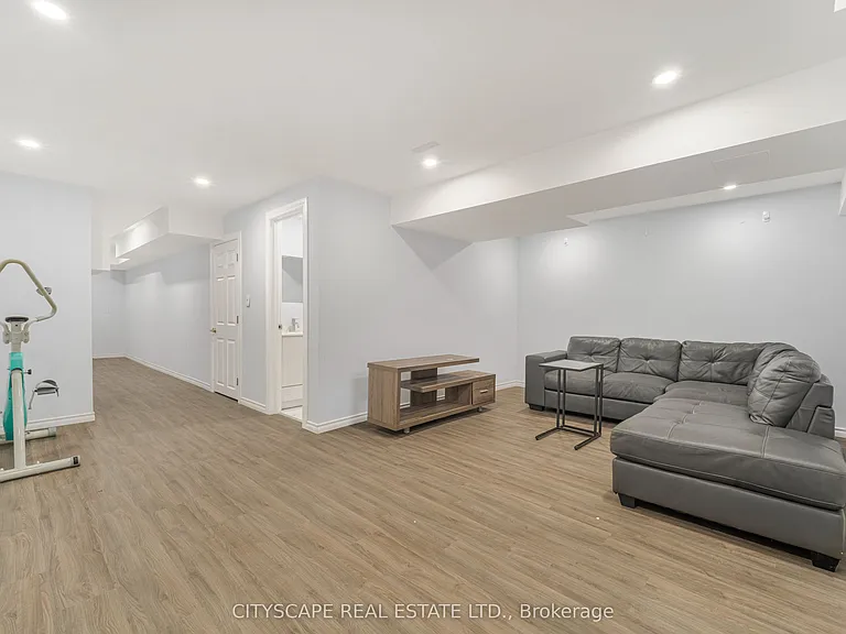 14 Redcedar Cres — Photo 29