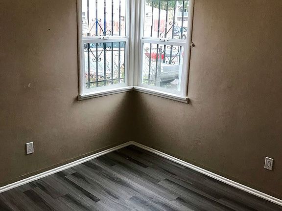 5th image of 14120 Clarkdale Ave