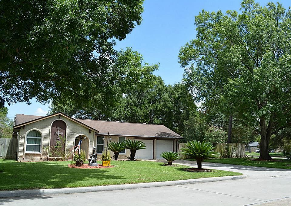 1st image of 19430 Long Lake Dr