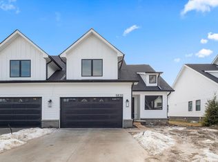 5820 Heights Dr UNIT 17/BUILDING 9, Sterling Heights, MI 48314