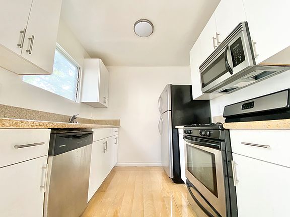5th image of 1326 N Flores St #6A