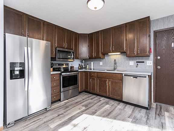 2nd image of 1234 Parkwood Ln NE