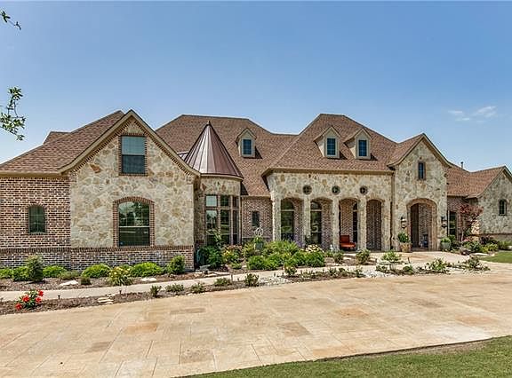 2nd image of 1071 Woodview Dr