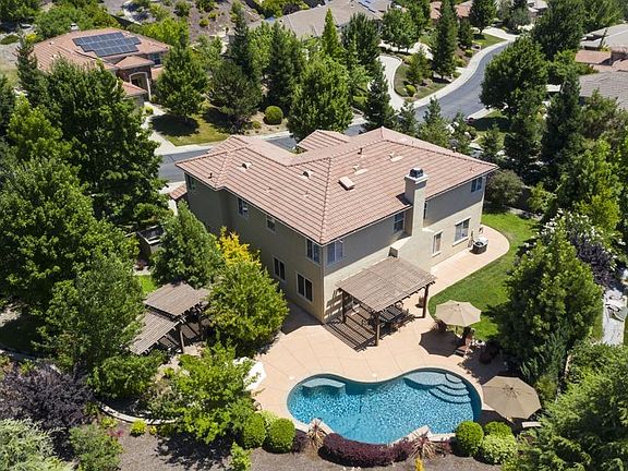 3rd image of 1010 Venezia Dr