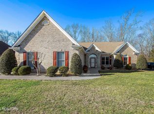 640 Windward Point, Lenoir City, TN 37772