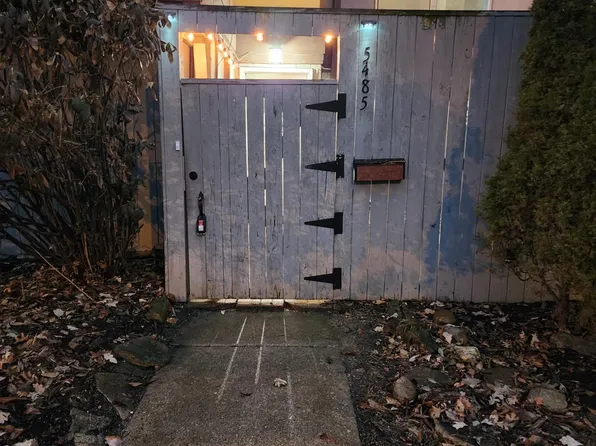 5485 Worthington Forest Pl E, Columbus, OH 43229