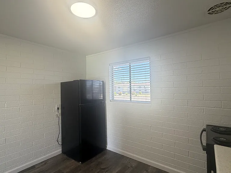 4901 E Willetta St #2 — Photo 8