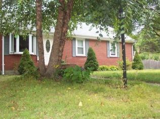 20 Cedarhill Rd, Holbrook, MA 02343