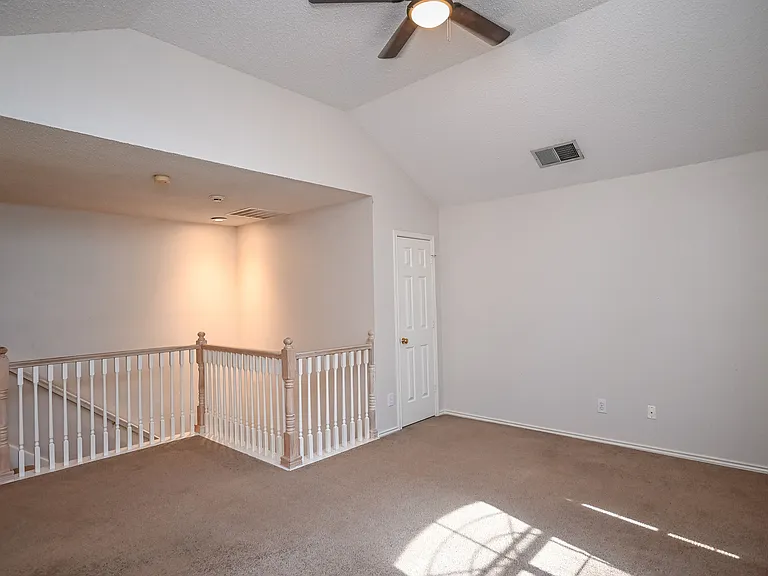 2100 Newport Dr — Photo 30