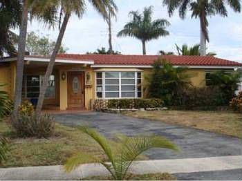 1st image of 821 SE 16th Ct