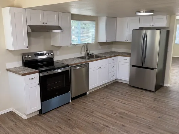 3844 Fisher Rd NE, Salem, OR 97305
