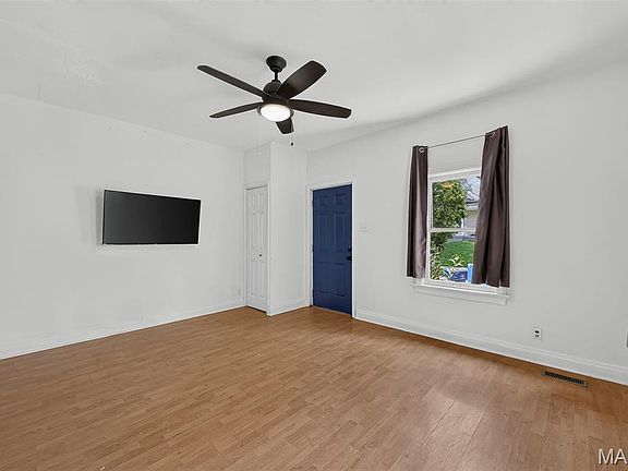 5th image of 1318 Graham St