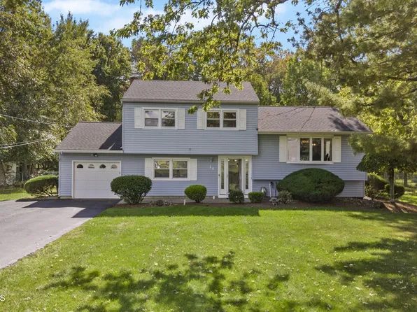 14 Whittier Drive, Manalapan, NJ 07726