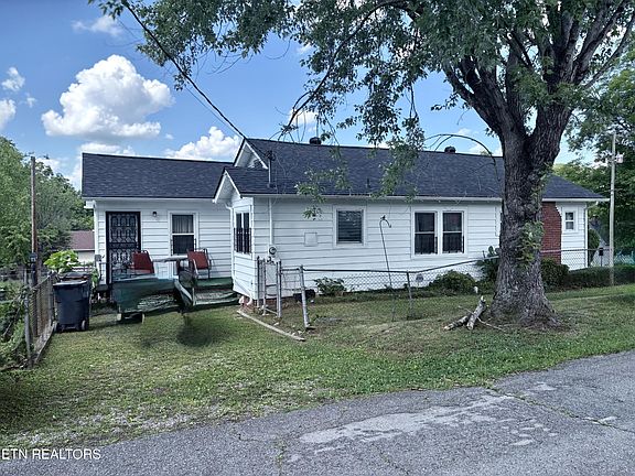 5th image of 2601 Selma Ave