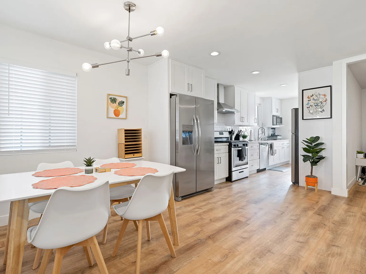 W 210th St, Torrance — Photo 3