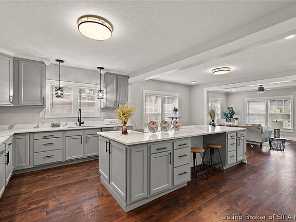 2nd image of 104 Cook Street