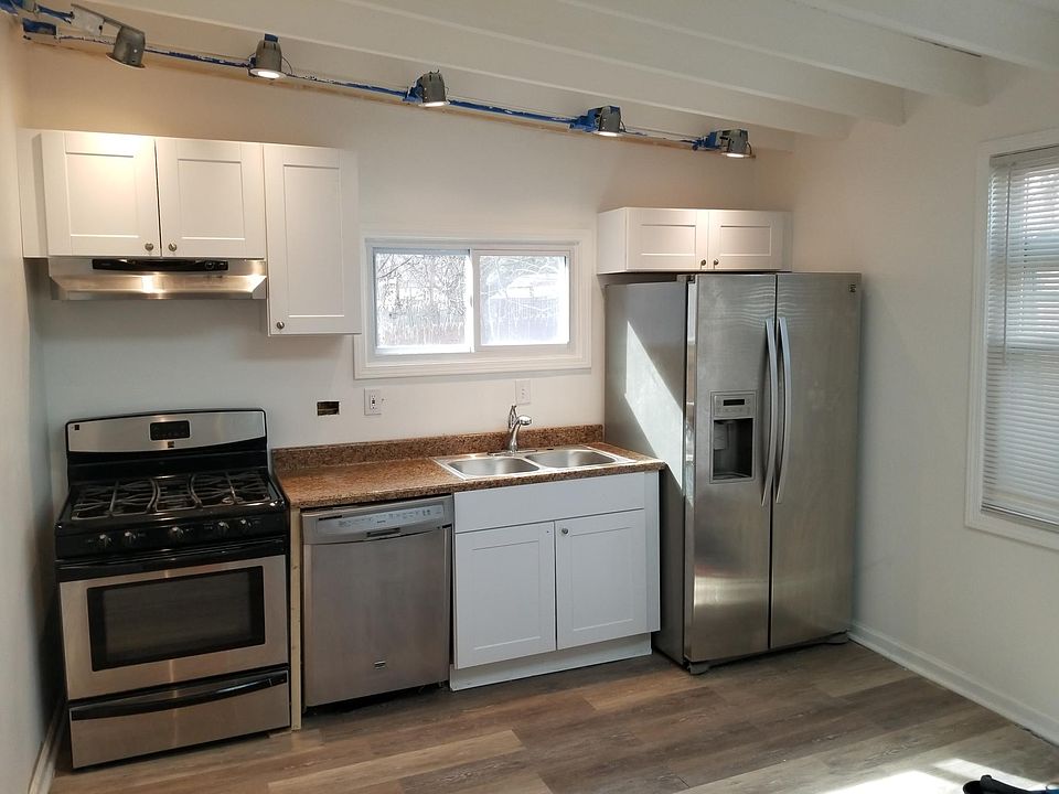 1st image of 1800 W 50th St