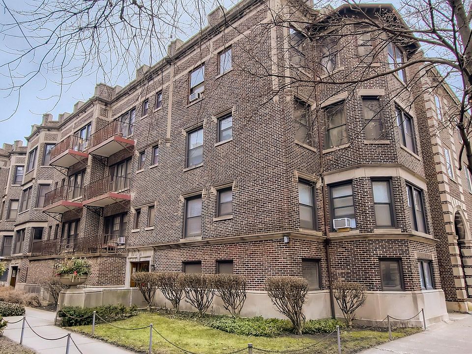 1st image of 5851 S Blackstone Ave #313