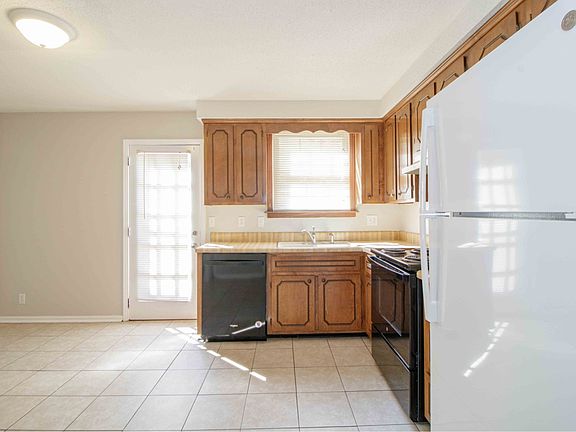 5th image of 814 Golfview Pl