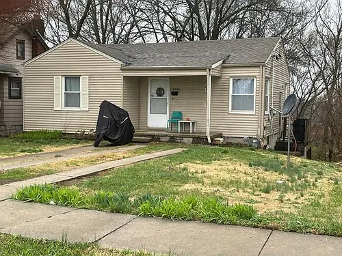 3730 Springfield St Photo 1