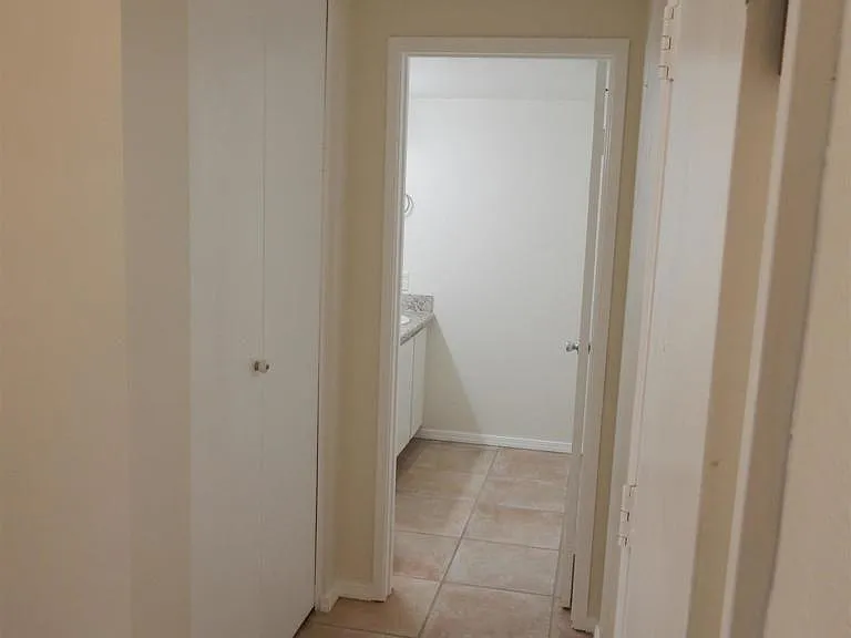 2374 Caringa Way — Photo 32