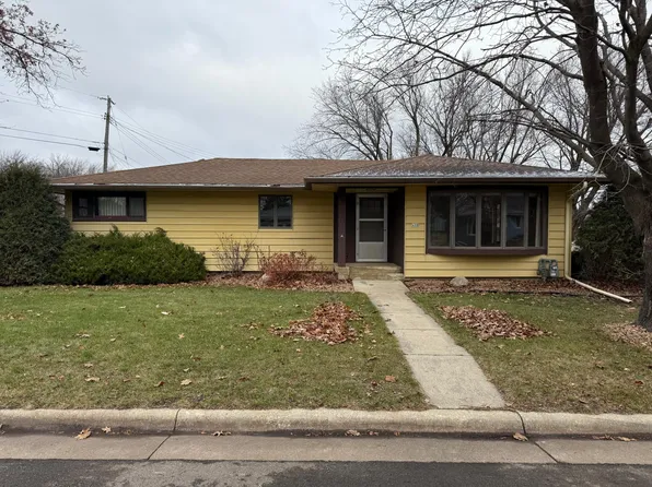 408 3rd St NW, Dodge Center, MN 55927
