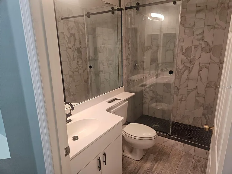 123 Coventry Ln — Photo 10