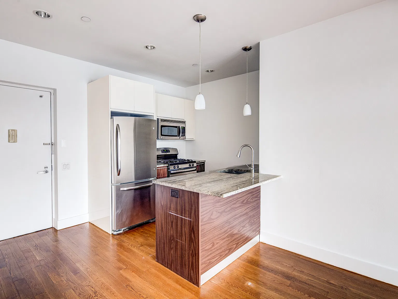 836 Bergen Street — Photo 4