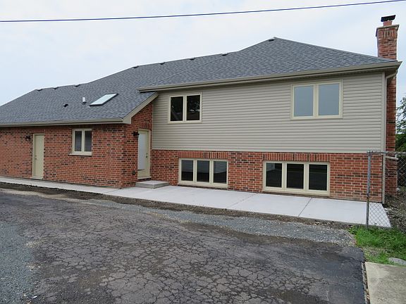 4th image of 8405 S 79th Ct