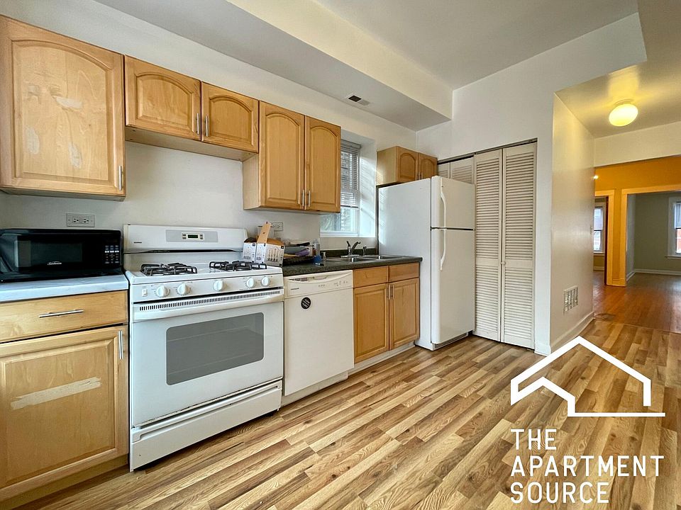 1st image of 720 W Wrightwood Ave #2