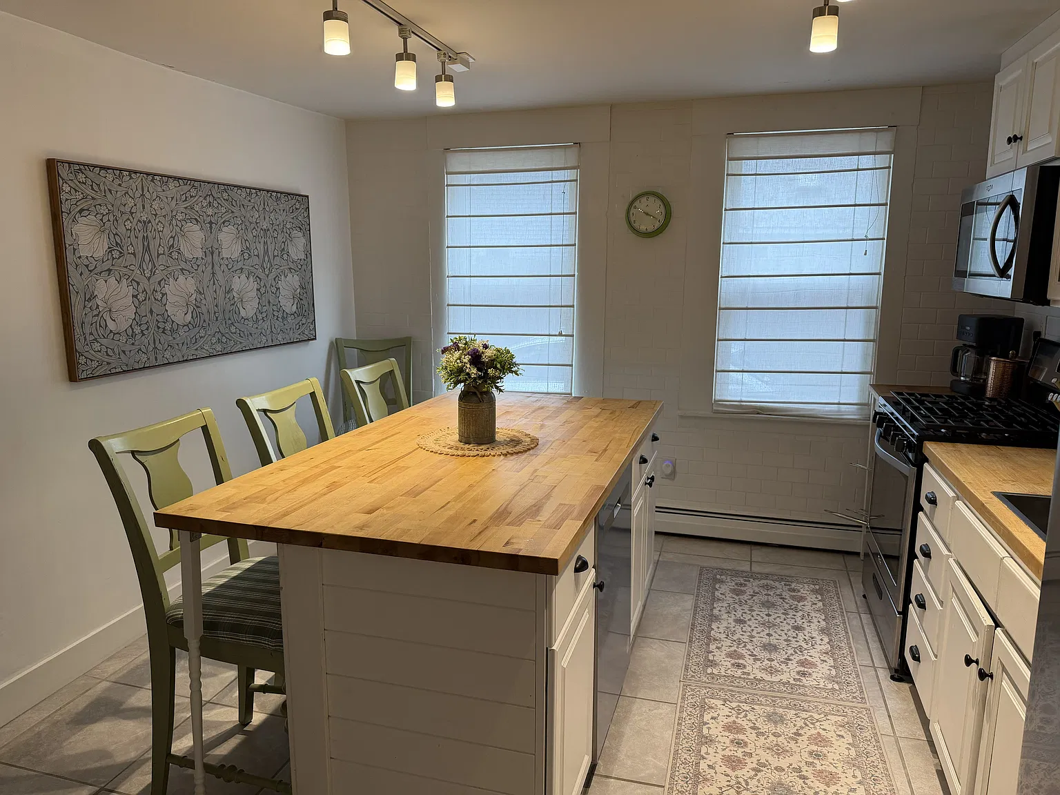 2 bed, 900 sqft, $2,500 — Photo 3