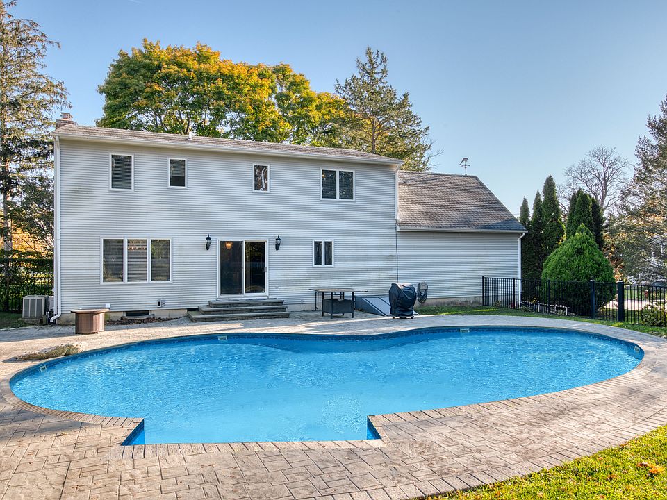 26405 Main Rd, Cutchogue, NY 11935 Zillow