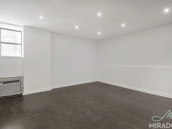27 West 16th Street image 1 of 6