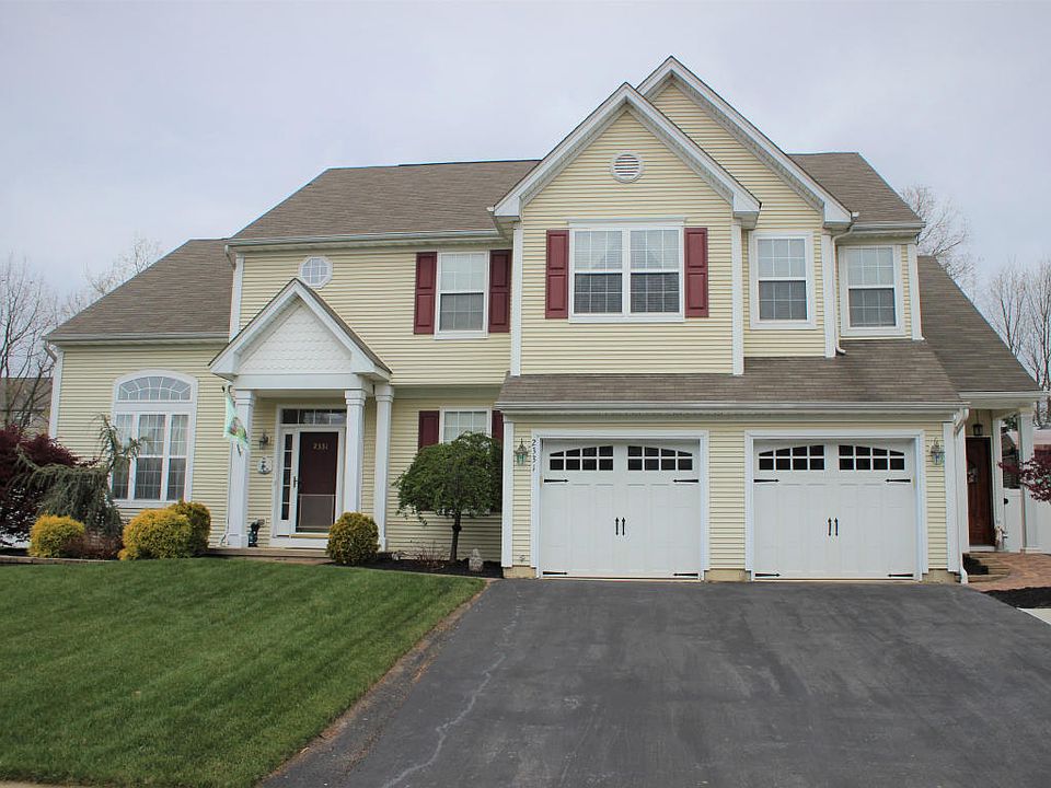 1st image of 2331 Forest Cir
