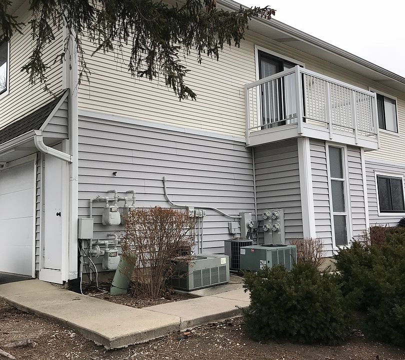 1st image of 321 Clearwater Ln