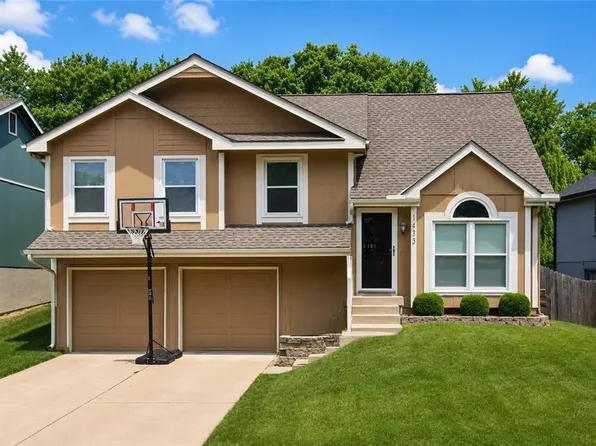 1432 NW 63rd St, Kansas City, MO 64118