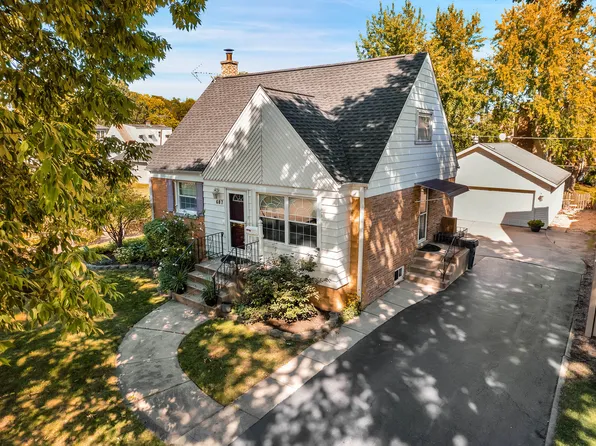 687 S Mitchell Ave, Elmhurst, IL 60126