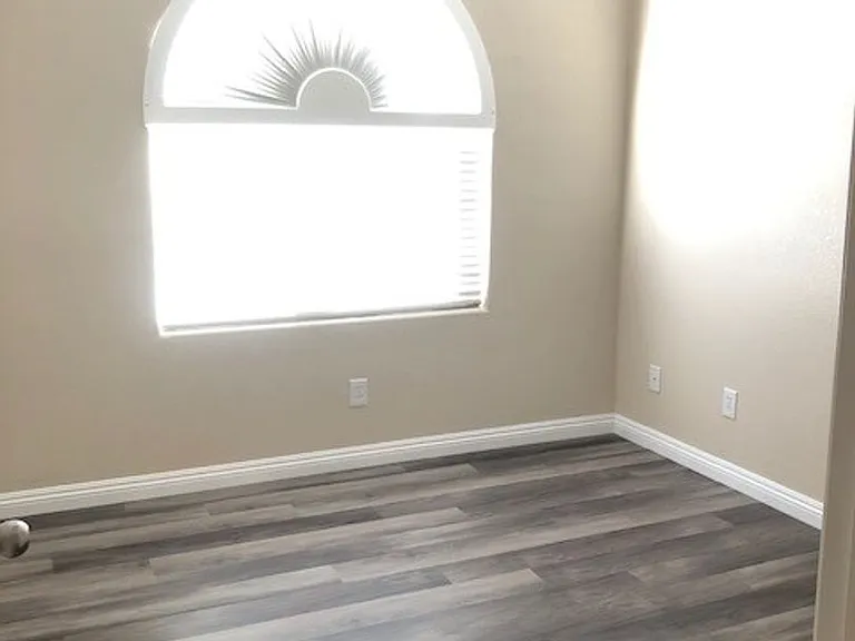 8913 Royal County Down Ct — Photo 13