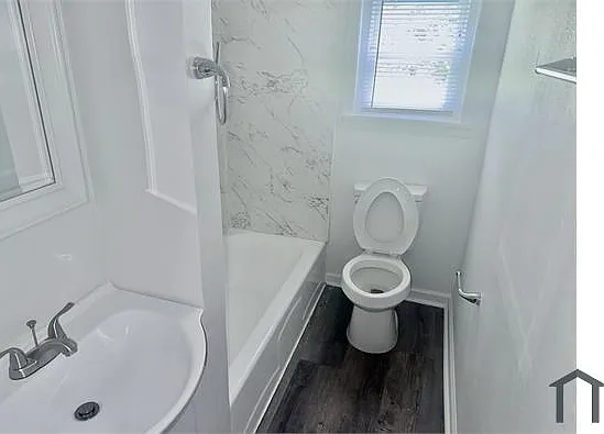 6 bed, 1930 sqft, $1,699 — Photo 3