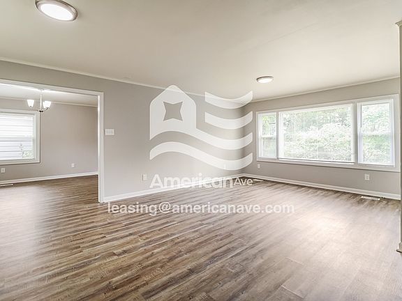 462790_002_living_room_3.jpg