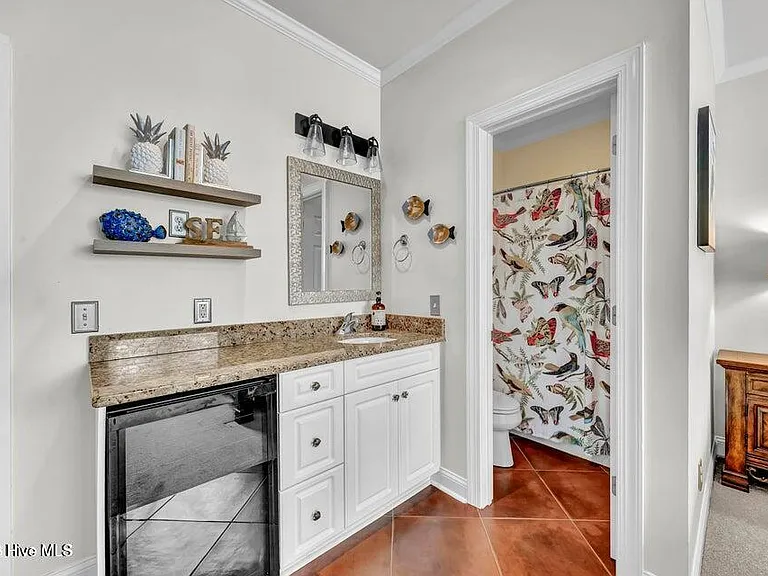 2555 Saint James Dr #104 — Photo 23