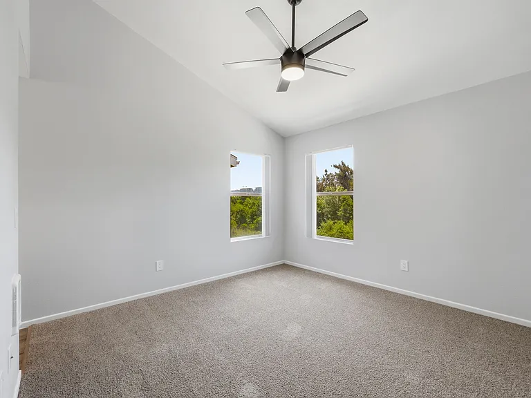 Benchmark Apartments — Photo 29