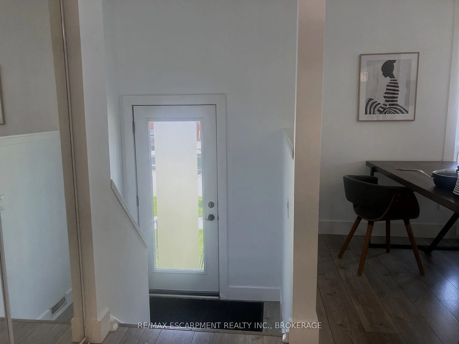 3 bed, $2,500 — Photo 2