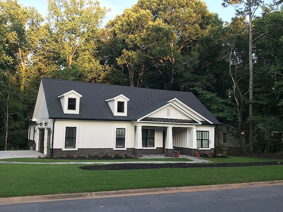 2nd image of 3822 Club Dr NW